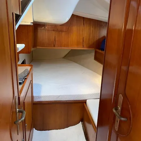 Botel Nuit Sur Un Bateau La Rochelle (Charente-Maritime)