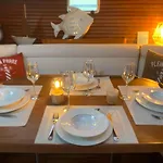 Nuit Sur Un Bateau بوتيل *