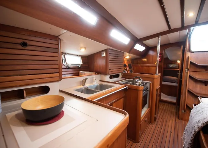 Bateau-hôtel Nuit Sur Un Bateau *