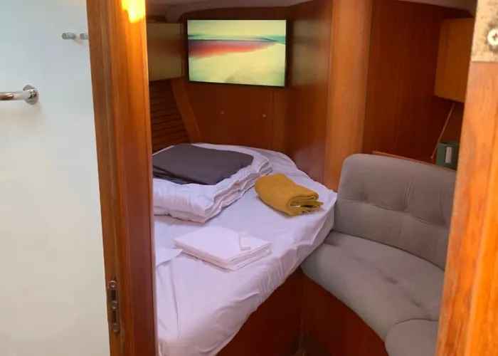Bateau-hôtel Nuit Sur Un Bateau *